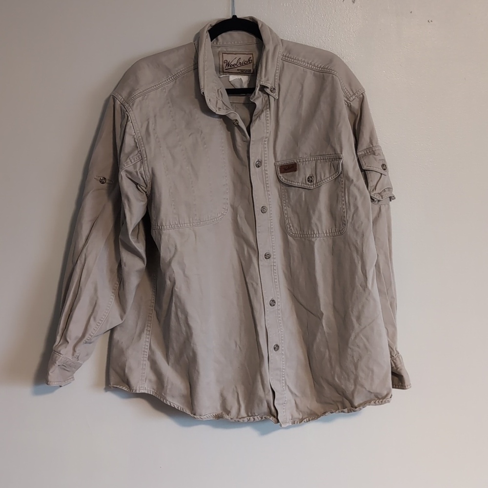 ✨ 5 For $50 Woolrich Khaki Button-Up Shirt Large